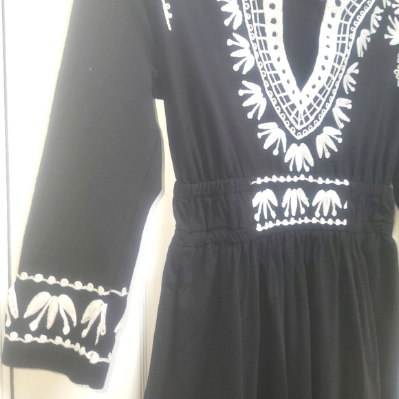 ESHAKTI Dress - Picture 2 of 7